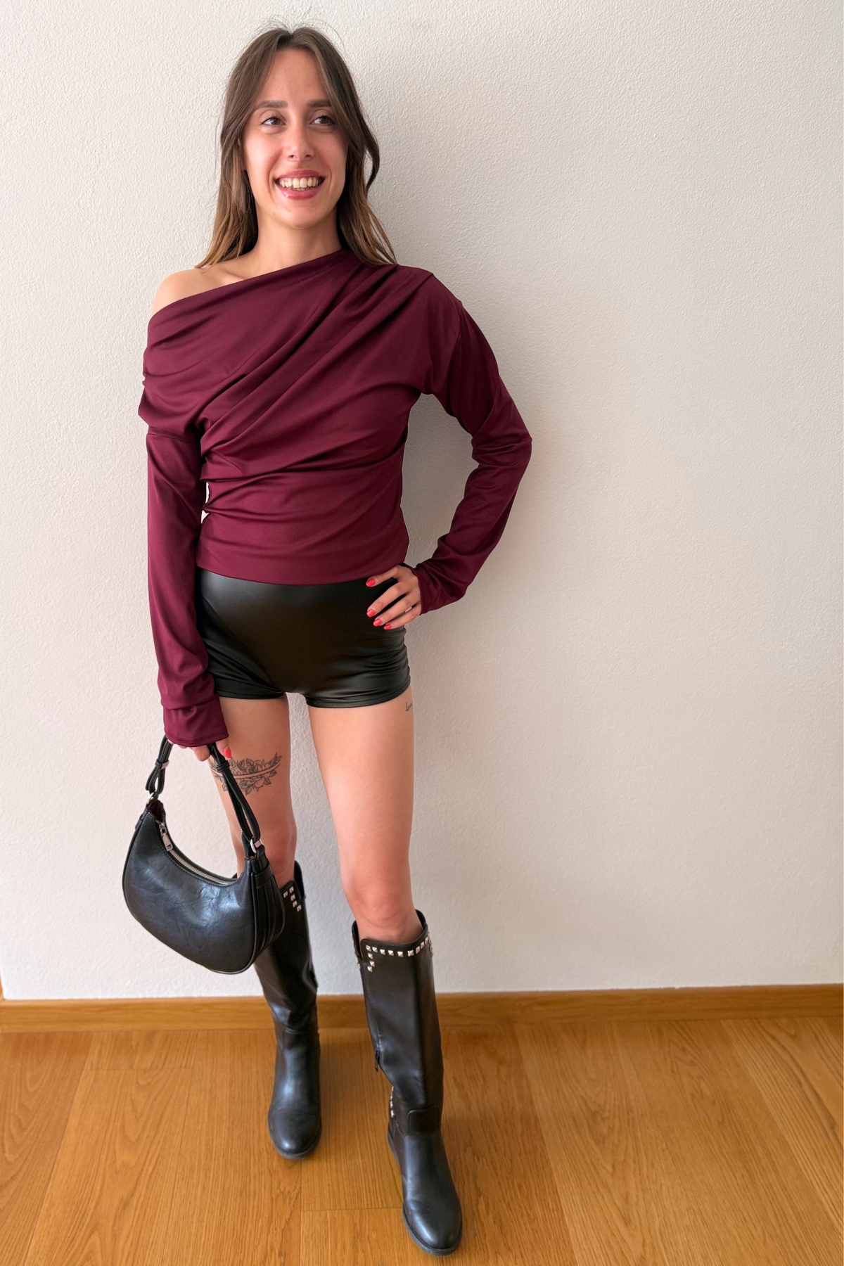 Maglia Elasticizzata con Scollo Drappeggiato Vesna