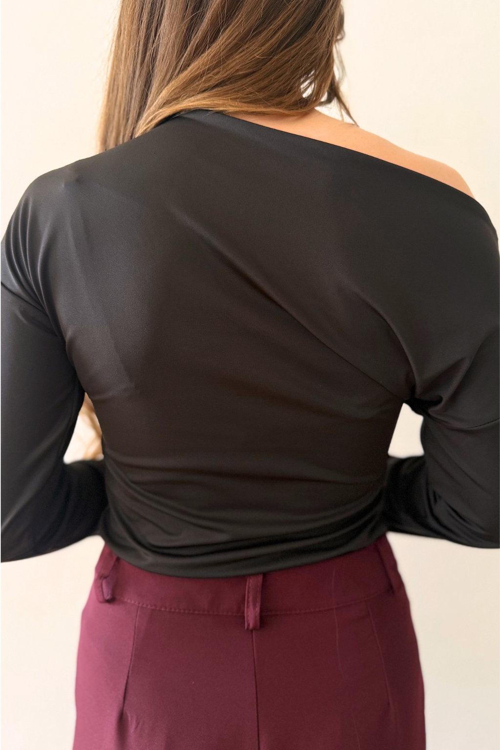 Maglia Elasticizzata con Scollo Drappeggiato Vesna