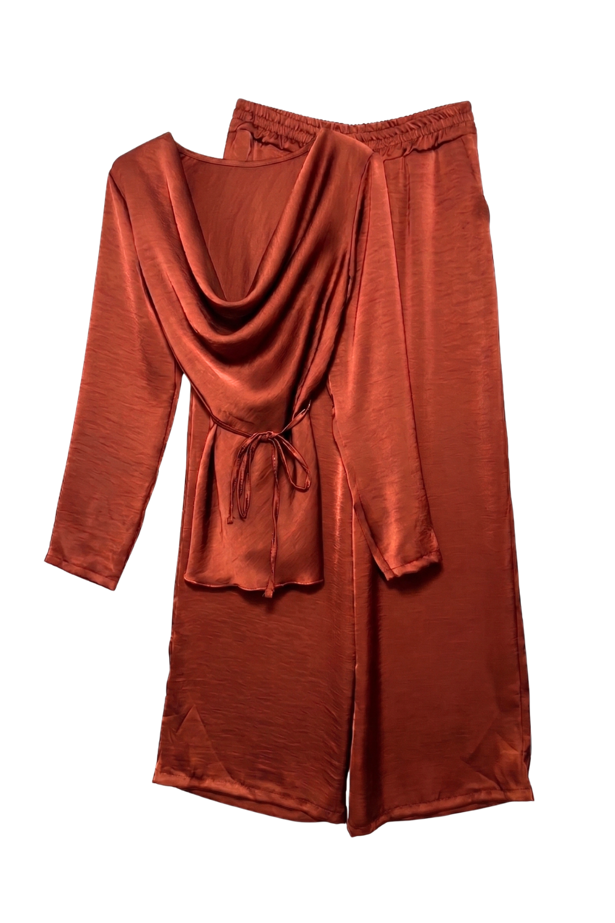 Completo in Raso con Blusa Scollo Morbido e Pantalone a Palazzo