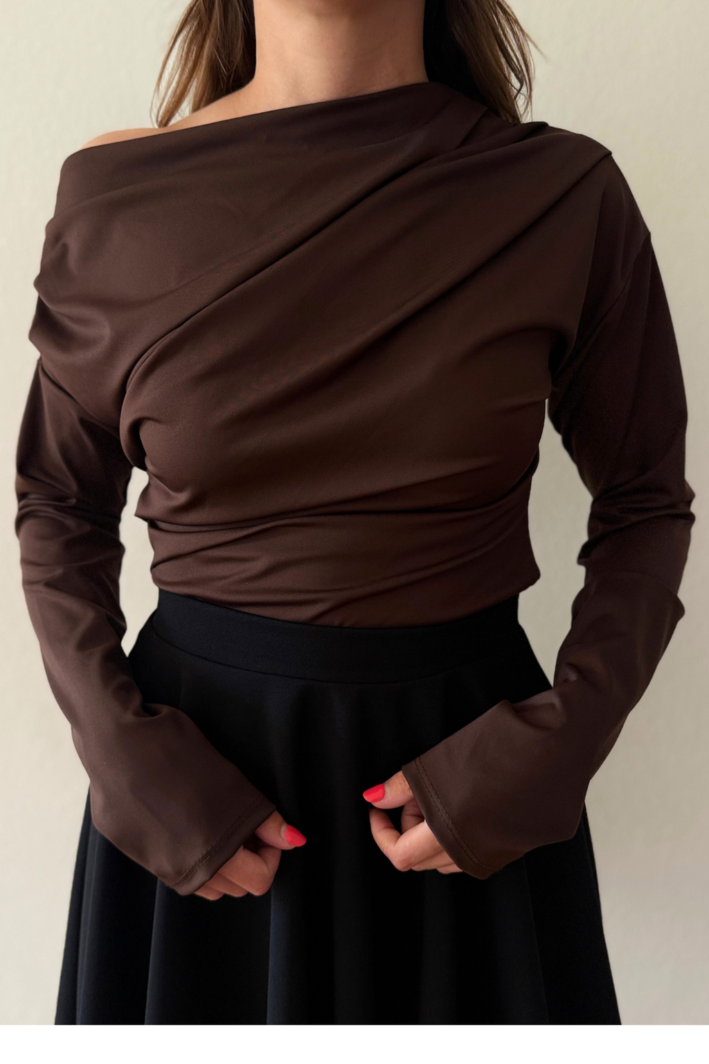 Maglia Elasticizzata con Scollo Drappeggiato Vesna