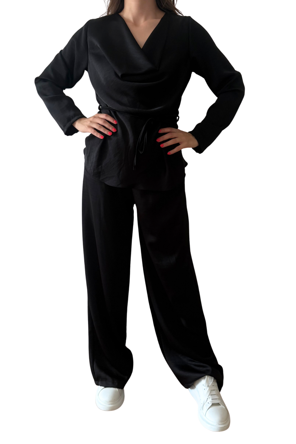 Completo in Raso con Blusa Scollo Morbido e Pantalone a Palazzo