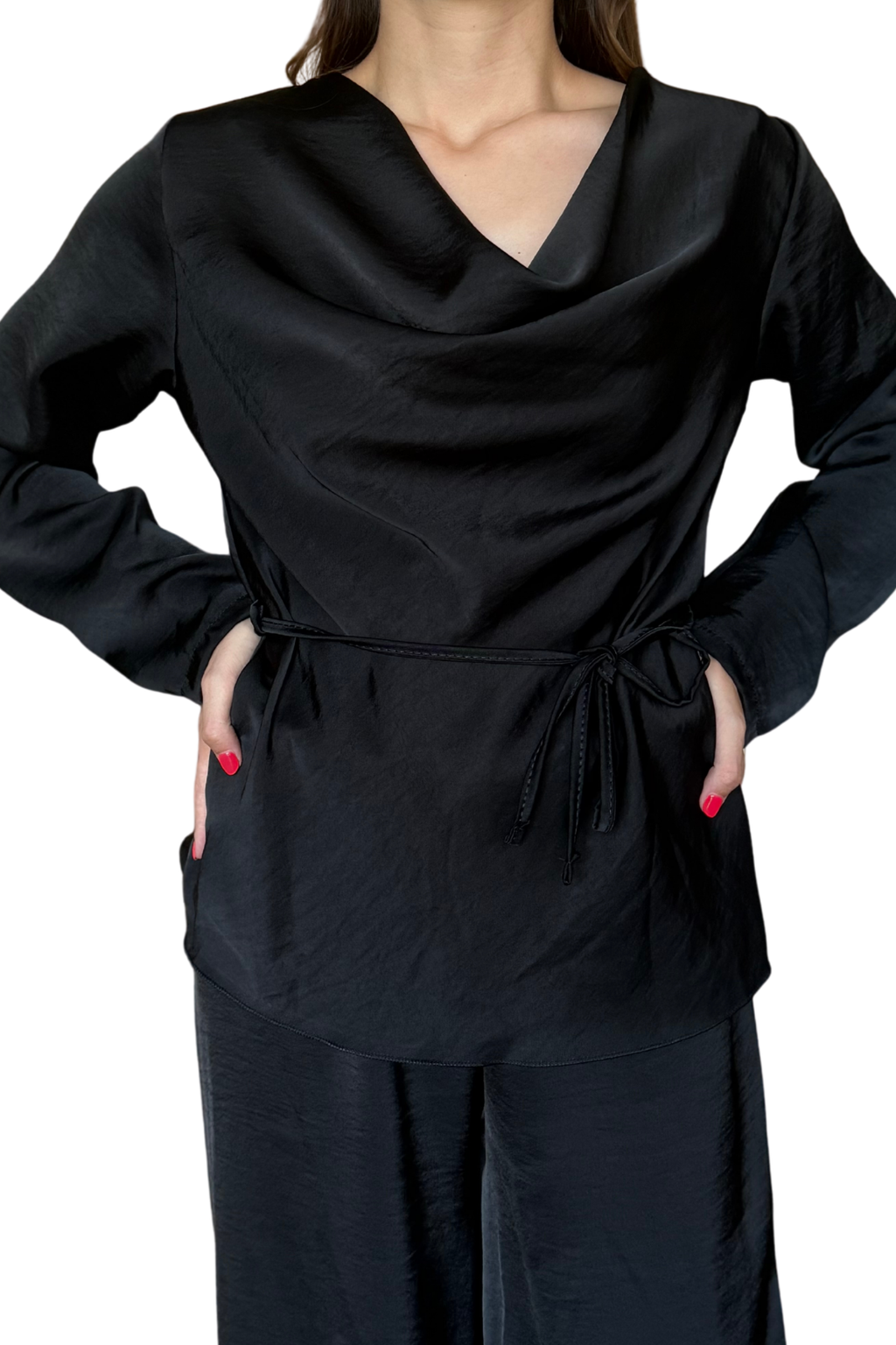 Completo in Raso con Blusa Scollo Morbido e Pantalone a Palazzo