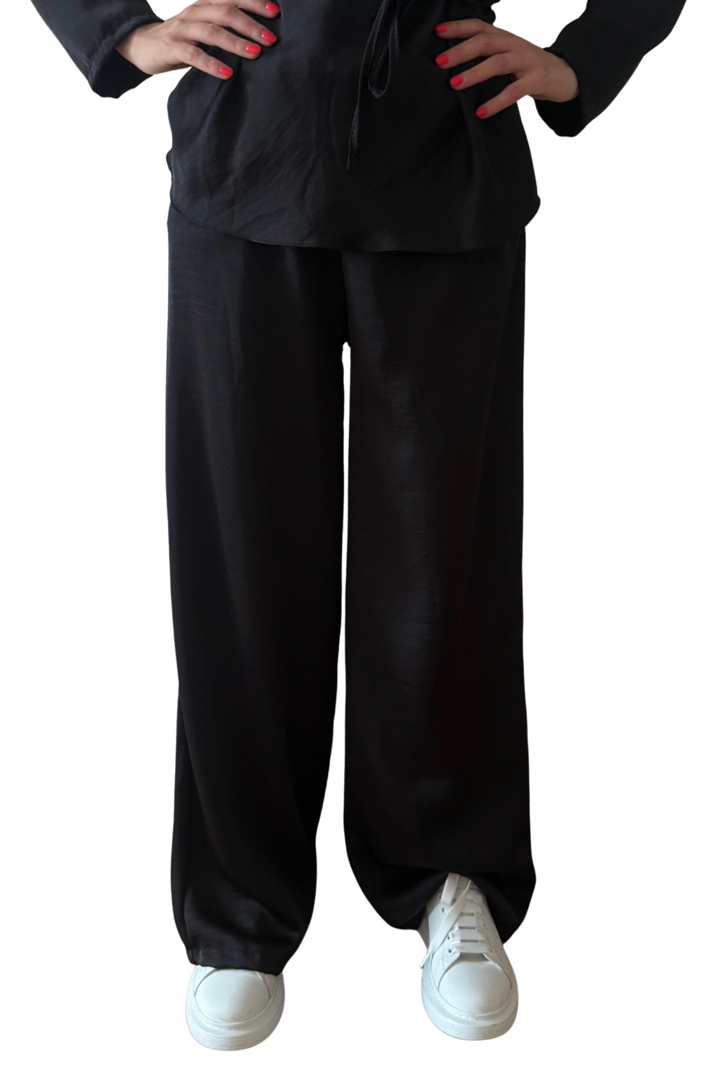 Completo in Raso con Blusa Scollo Morbido e Pantalone a Palazzo