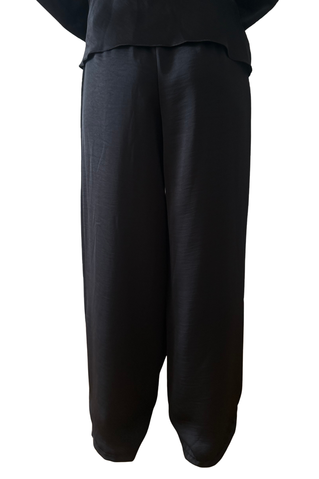 Completo in Raso con Blusa Scollo Morbido e Pantalone a Palazzo