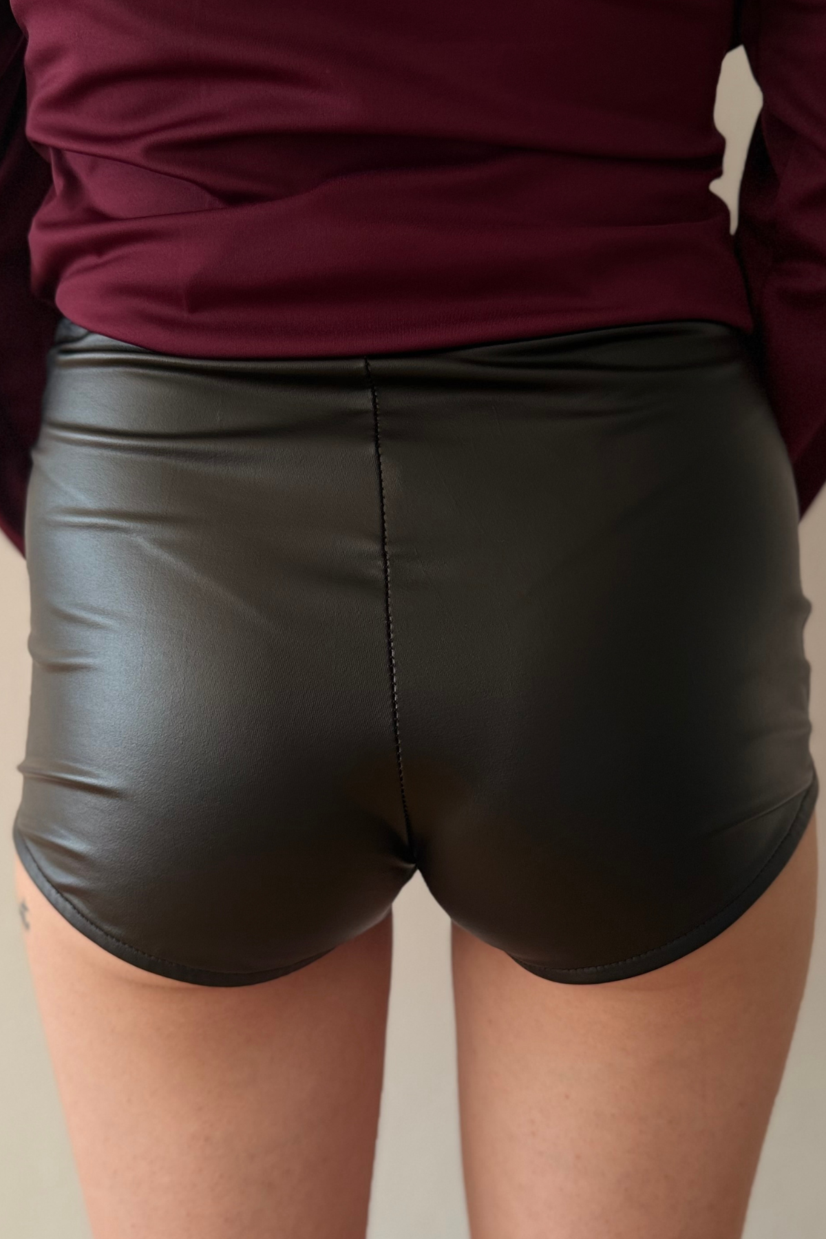 Shorts Effetto Pelle a Vita Alta Cleo