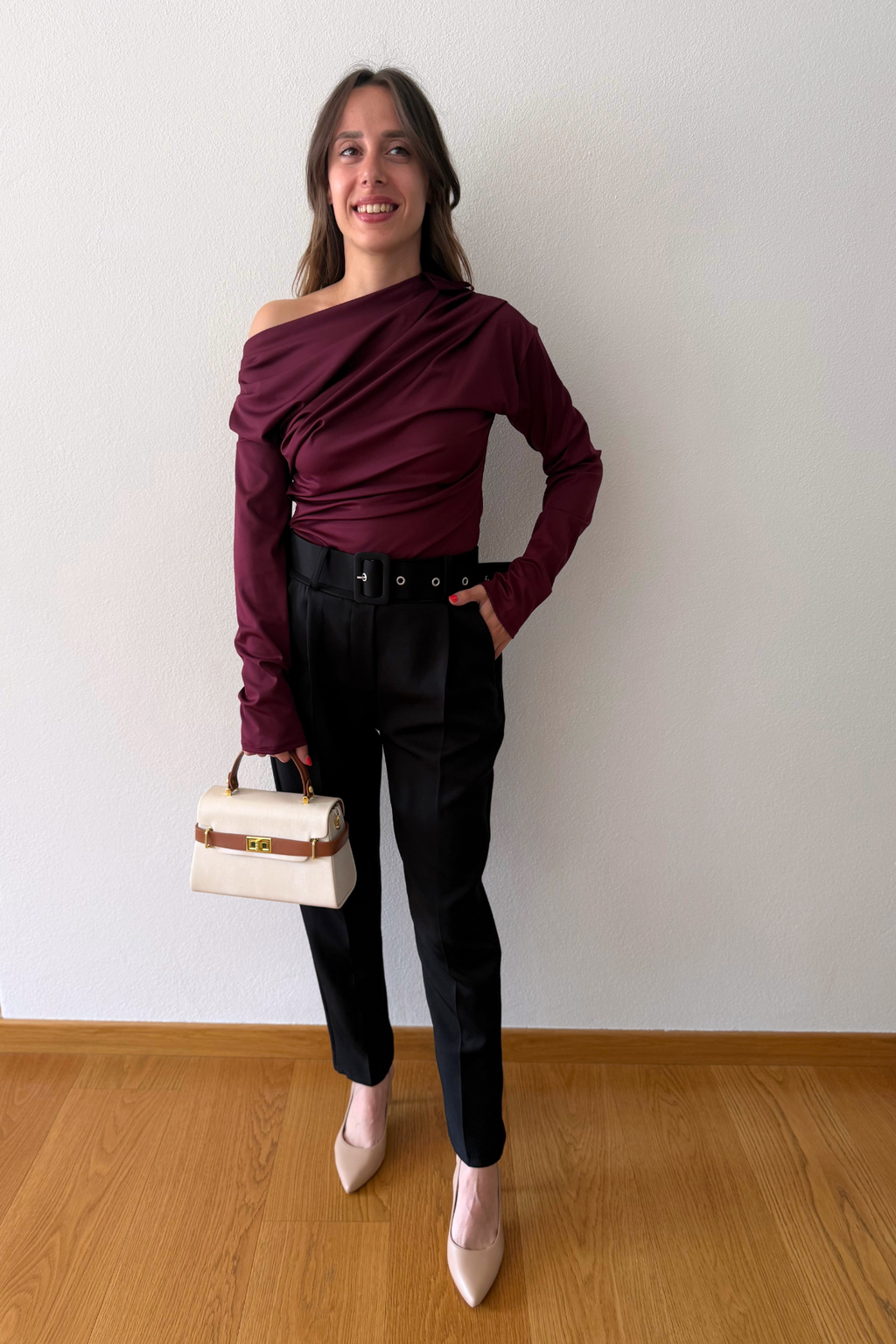 Maglia Elasticizzata con Scollo Drappeggiato Vesna